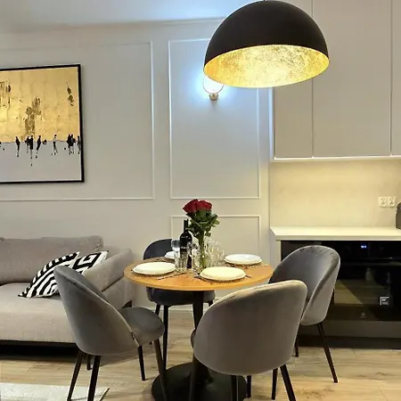 Plaza 41 - 100 M Od Morza & Private Parking By Triapart Apartman *